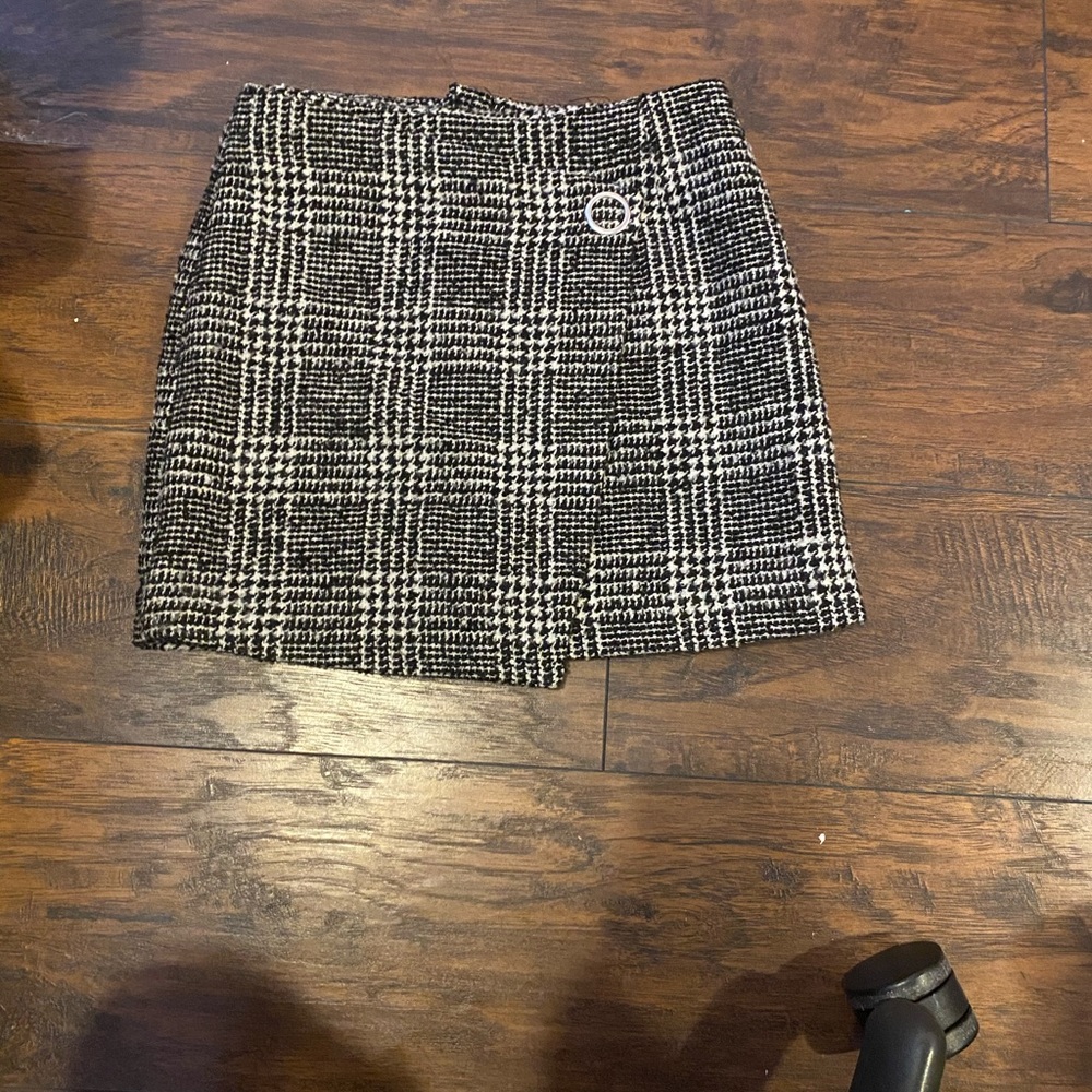 H&M Black tweed skirt